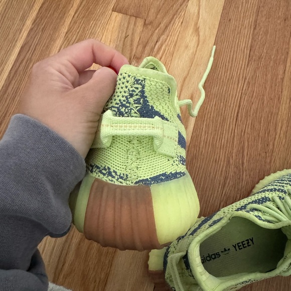Adidas Yeezy Boost 350 - Picture 15 of 17